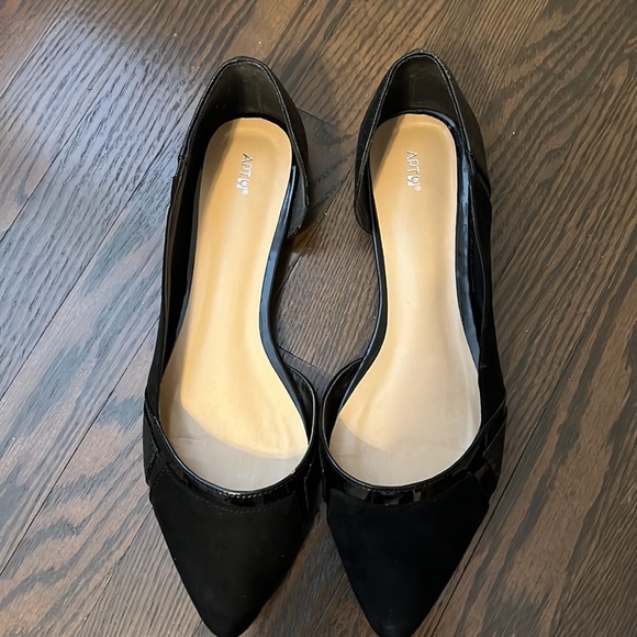 Apt. 9 flats - Picture 2 of 5